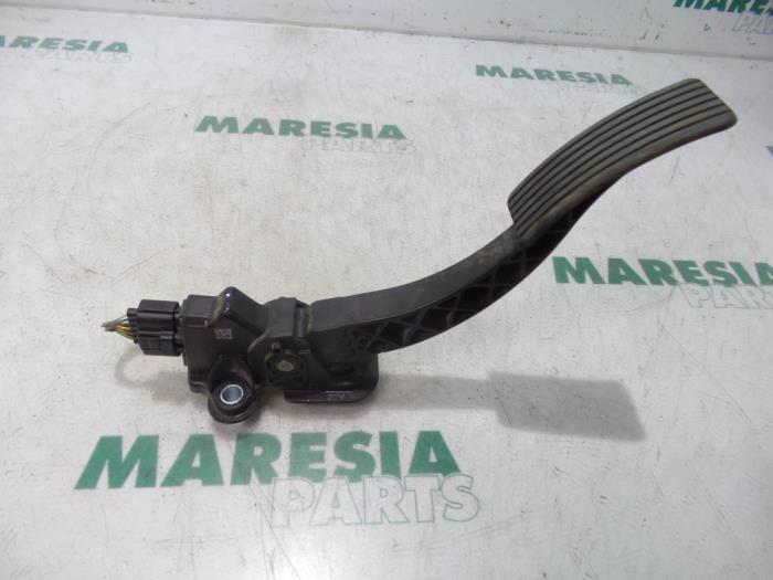 Gebruikte Sensor Gaspedaalpositie Citroen C-Crosser 2.2 HDiF 16V Prijs € 70,00 Margeregeling aangeboden door Maresia Parts