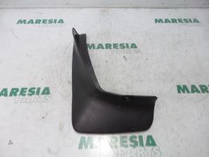 Gebruikte Modderkuip Citroen C-Crosser 2.2 HDiF 16V Prijs € 25,00 Margeregeling aangeboden door Maresia Parts