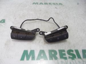 Gebruikte Radiobediening Stuur Peugeot Boxer (U9) 2.2 HDi 100 Euro 4 Prijs € 54,45 Inclusief btw aangeboden door Maresia Parts