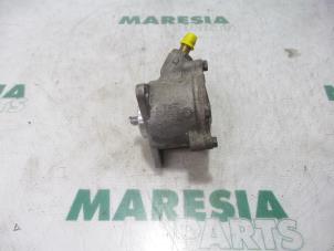 Gebruikte Vacuumpomp (Diesel) Alfa Romeo 166 2.4 JTD Prijs € 35,00 Margeregeling aangeboden door Maresia Parts