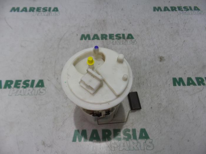 Gebruikte Tank element Pomp Fiat Grande Punto (199) 1.2 Prijs € 25,00 Margeregeling aangeboden door Maresia Parts