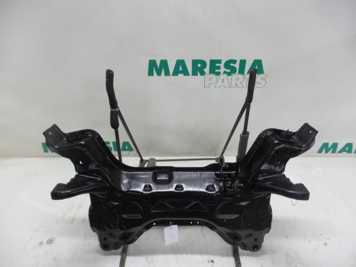 Gebruikte Subframe Peugeot 3008 I (0U/HU) 1.6 HDiF 16V Prijs € 50,00 Margeregeling aangeboden door Maresia Parts