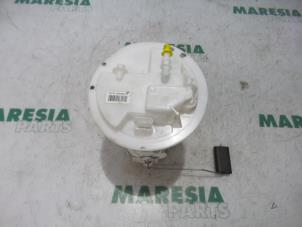 Gebruikte Tank element Pomp Peugeot 2008 (CU) 1.2 Vti 12V PureTech 82 Prijs € 25,00 Margeregeling aangeboden door Maresia Parts