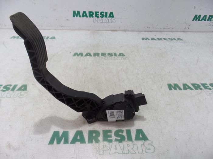 Gebruikte Gaspedaalpositie Sensor Peugeot 2008 (CU) 1.6 Blue HDi 100 Prijs € 20,00 Margeregeling aangeboden door Maresia Parts