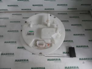 Gebruikte Tank element Pomp Peugeot 208 I (CA/CC/CK/CL) 1.2 Vti 12V PureTech 82 Prijs € 25,00 Margeregeling aangeboden door Maresia Parts