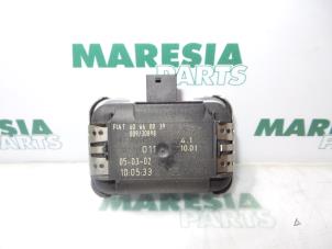 Gebruikte Sensor regen Fiat Stilo (192A/B) 1.6 16V Prijs € 40,00 Margeregeling aangeboden door Maresia Parts