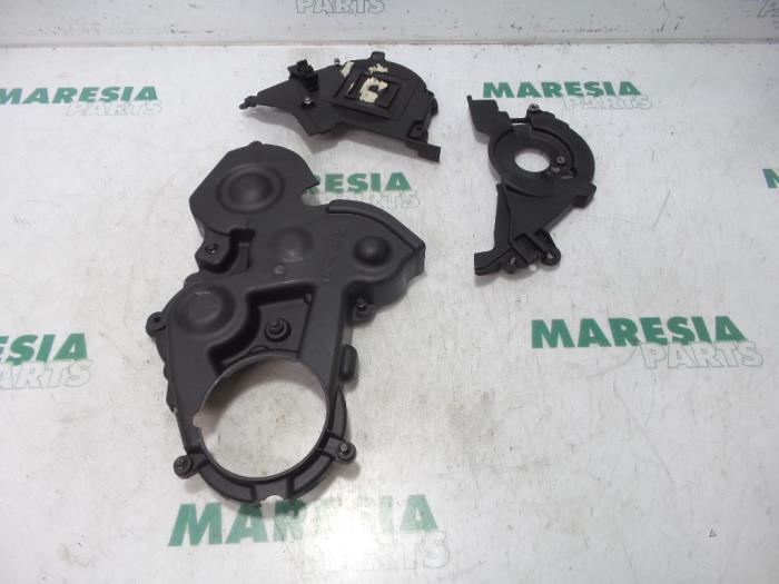 Gebruikte Distributiedeksel Citroen Berlingo 1.6 Hdi 16V 90 Prijs € 20,00 Margeregeling aangeboden door Maresia Parts