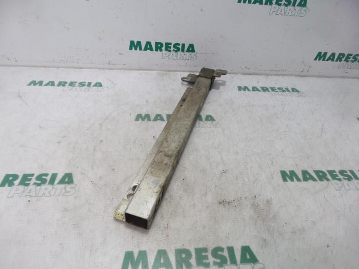 Gebruikte Subframe Renault Espace (JK) 3.5 V6 24V Phase I Prijs € 30,00 Margeregeling aangeboden door Maresia Parts