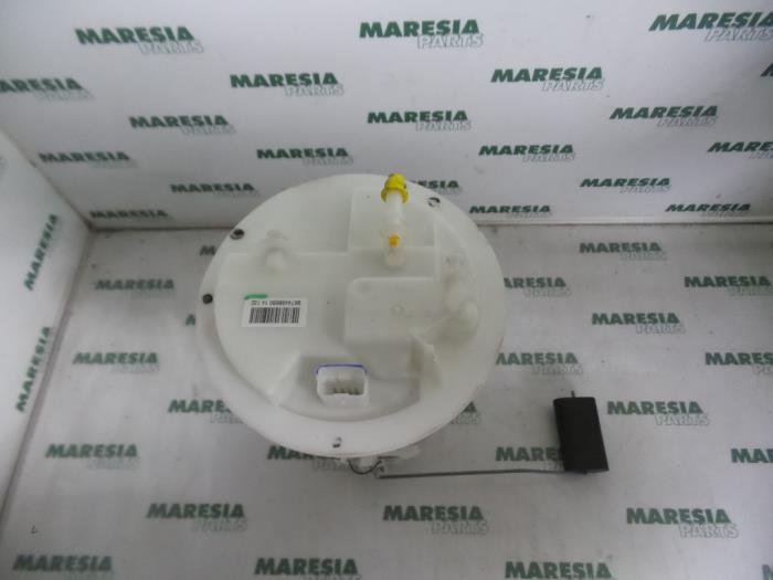 Gebruikte Tank element Pomp Peugeot 2008 (CU) 1.2 Vti 12V PureTech 82 Prijs € 25,00 Margeregeling aangeboden door Maresia Parts