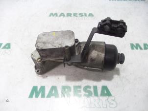Gebruikte Oliefilterhouder Peugeot 206 (2A/C/H/J/S) 1.4 HDi Prijs € 35,00 Margeregeling aangeboden door Maresia Parts