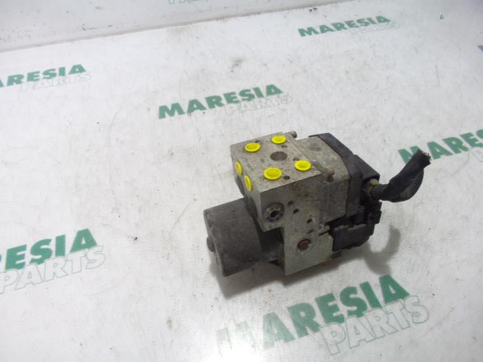 Gebruikte ABS Pomp Renault Scénic I (JA) 2.0 16V RX4 Prijs € 65,00 Margeregeling aangeboden door Maresia Parts