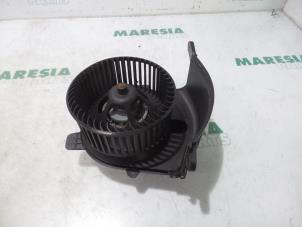 Gebruikte Kachel Ventilatiemotor Renault Grand Scénic II (JM) 1.6 16V Prijs € 35,00 Margeregeling aangeboden door Maresia Parts