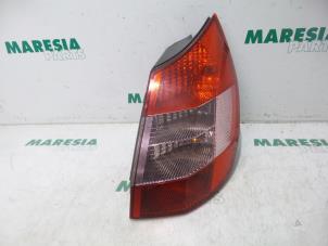 Gebruikte Achterlicht rechts Renault Grand Scénic II (JM) 1.6 16V Prijs € 35,00 Margeregeling aangeboden door Maresia Parts