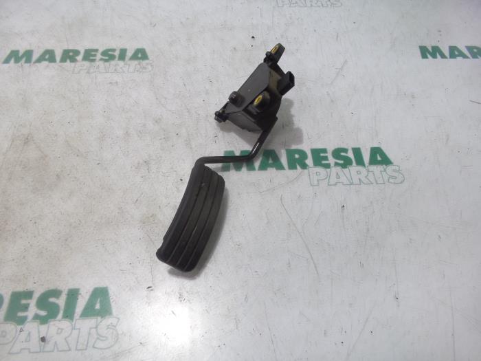 Gebruikte Sensor Gaspedaalpositie Renault Grand Scénic II (JM) 1.6 16V Prijs € 35,00 Margeregeling aangeboden door Maresia Parts