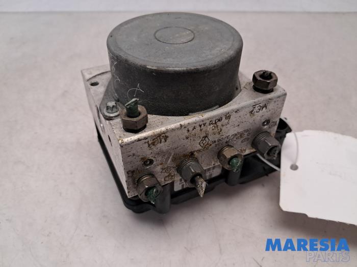 Gebruikte ABS Pomp Renault Megane II (BM/CM) 1.6 16V Prijs € 49,99 Margeregeling aangeboden door Maresia Parts