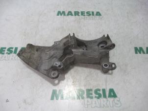 Gebruikte Steun (diversen) Renault Megane III Grandtour (KZ) 1.5 dCi 110 Prijs € 25,00 Margeregeling aangeboden door Maresia Parts