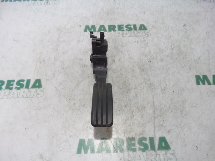 Gebruikte Sensor Gaspedaalpositie Renault Megane III Coupe (DZ) 1.6 16V Prijs € 50,00 Margeregeling aangeboden door Maresia Parts