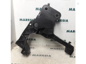 Gebruikte Voorfront Renault Megane II (BM/CM) 1.6 16V Prijs € 20,00 Margeregeling aangeboden door Maresia Parts