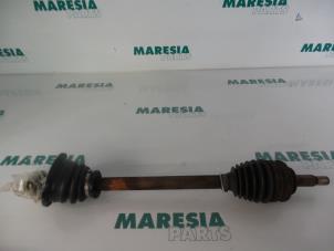 Gebruikte Steekas links-voor Renault Megane Scénic (JA) 1.6 16V RT,RXE,RXT Prijs € 30,00 Margeregeling aangeboden door Maresia Parts