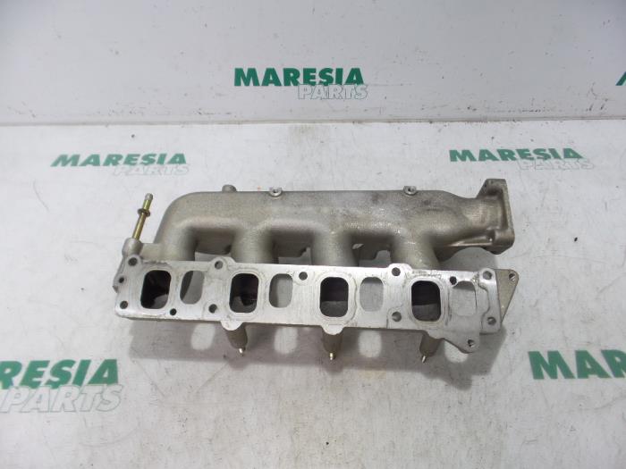 Gebruikte Inlaatspruitstuk Fiat Multipla (186) 1.9 JTD 110 Prijs € 75,00 Margeregeling aangeboden door Maresia Parts