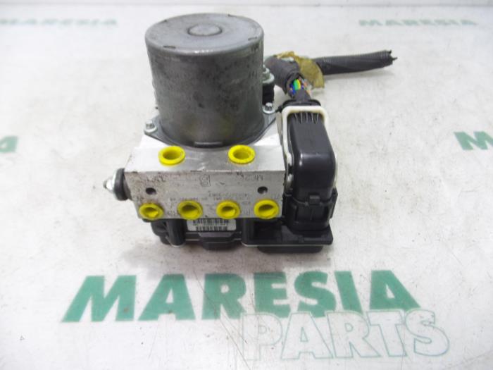 Gebruikte ABS Pomp Peugeot 3008 I (0U/HU) 1.6 HDiF 16V Prijs € 129,99 Margeregeling aangeboden door Maresia Parts