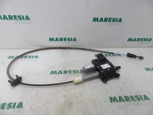 Gebruikte Handrem Mechaniek Peugeot 3008 I (0U/HU) 1.6 HDiF 16V Prijs € 210,00 Margeregeling aangeboden door Maresia Parts