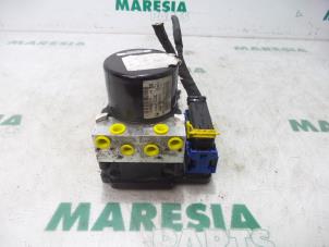 Gebruikte ABS Pomp Renault Megane III Grandtour (KZ) 1.5 dCi 110 Prijs € 207,90 Margeregeling aangeboden door Maresia Parts
