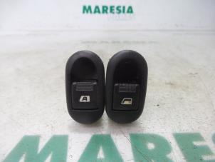 Gebruikte Combischakelaar ramen Citroen C3 (FC/FL/FT) 1.6 HDi 16V 92 Prijs € 35,00 Margeregeling aangeboden door Maresia Parts