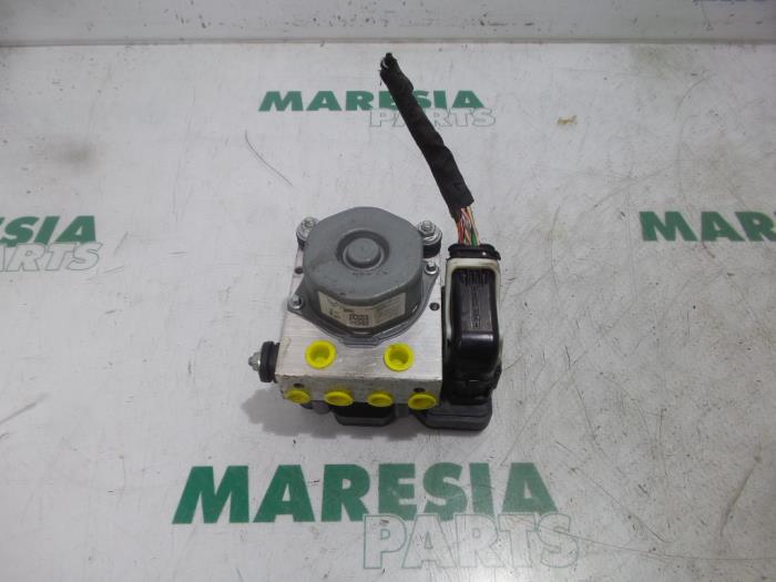 Gebruikte ABS Pomp Peugeot 308 (L3/L8/LB/LH/LP) 1.2 12V VTi PureTech 82 Prijs € 178,50 Margeregeling aangeboden door Maresia Parts