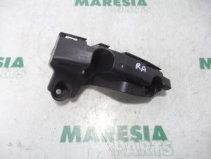 Gebruikte Bumperframe achter Peugeot 308 (L3/L8/LB/LH/LP) 1.2 12V VTi PureTech 82 Prijs € 20,00 Margeregeling aangeboden door Maresia Parts