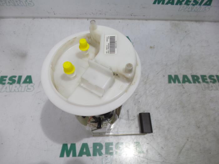 Gebruikte Tank element Pomp Fiat Doblo (263) 1.3 D Multijet Euro 4 Prijs € 45,00 Margeregeling aangeboden door Maresia Parts