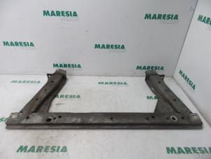 Gebruikte Radiateurbalk Renault Megane II CC (EM) 1.9 dCi 120 Prijs € 35,00 Margeregeling aangeboden door Maresia Parts