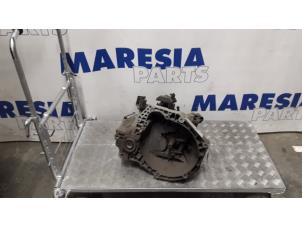 Gebruikte Versnellingsbak Alfa Romeo 156 (932) 1.9 JTD Prijs € 262,50 Margeregeling aangeboden door Maresia Parts