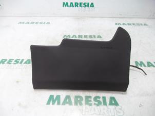 Gebruikte Airbag knie links Citroen C4 Picasso (UD/UE/UF) 1.8 16V Prijs € 75,00 Margeregeling aangeboden door Maresia Parts