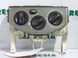 Gebruikte Chaufage Bedieningspaneel Renault Trafic New (FL) 1.9 dCi 82 16V Prijs € 50,00 Margeregeling aangeboden door Maresia Parts