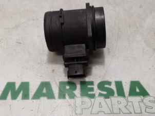 Gebruikte Luchthoeveelheidsmeter Alfa Romeo MiTo (955) 1.3 JTDm 16V Prijs € 65,00 Margeregeling aangeboden door Maresia Parts
