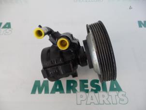 Gebruikte Pomp Servo Alfa Romeo 147 (937) 1.9 JTDM Prijs € 50,00 Margeregeling aangeboden door Maresia Parts