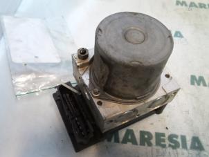 Gebruikte ABS Pomp Renault Megane II CC (EM) 1.6 16V Prijs € 49,99 Margeregeling aangeboden door Maresia Parts