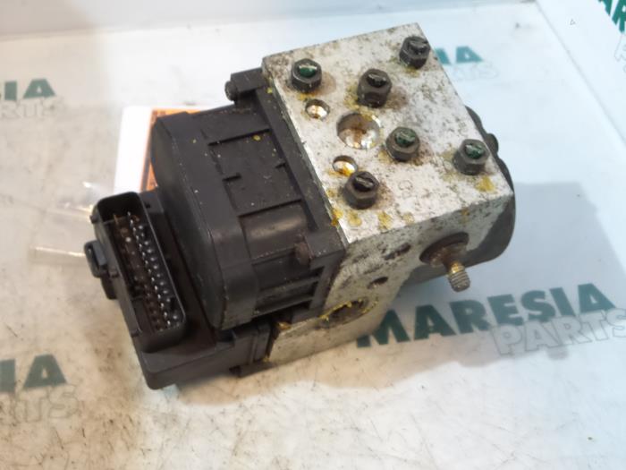 Gebruikte ABS Pomp Renault Espace (JE) 2.0 16V Prijs € 90,00 Margeregeling aangeboden door Maresia Parts