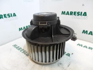 Gebruikte Chaufage Ventilatiemotor Alfa Romeo 147 (937) 1.9 JTDM Prijs € 25,00 Margeregeling aangeboden door Maresia Parts