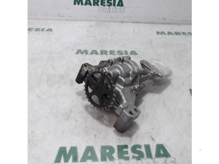 Gebruikte Oliepomp Peugeot 307 SW (3H) 2.0 HDi 110 FAP Prijs € 105,00 Margeregeling aangeboden door Maresia Parts