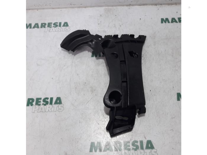 Gebruikte Bumperframe achter Renault Kangoo Express (FW) 1.5 dCi 90 FAP Prijs € 30,25 Inclusief btw aangeboden door Maresia Parts