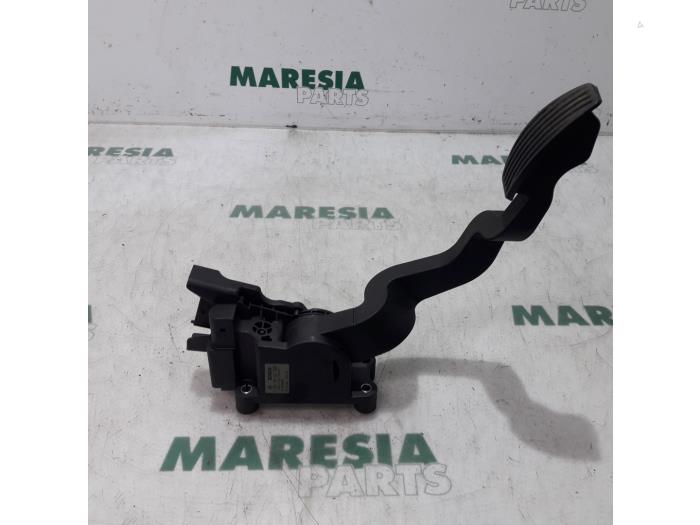 Gebruikte Gaspedaalpositie Sensor Fiat Bravo (198A) 1.4 16V Prijs € 25,00 Margeregeling aangeboden door Maresia Parts