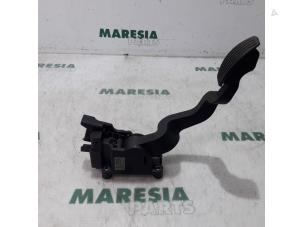 Gebruikte Gaspedaalpositie Sensor Fiat Bravo (198A) 1.4 16V Prijs € 25,00 Margeregeling aangeboden door Maresia Parts