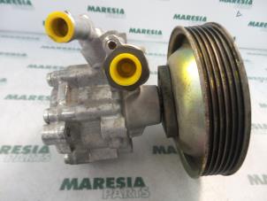 Gebruikte Pomp Servo Alfa Romeo 147 (937) 1.6 Twin Spark 16V Prijs € 50,00 Margeregeling aangeboden door Maresia Parts