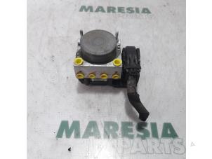 Gebruikte ABS Pomp Peugeot Bipper (AA) 1.4 HDi Prijs € 317,63 Inclusief btw aangeboden door Maresia Parts