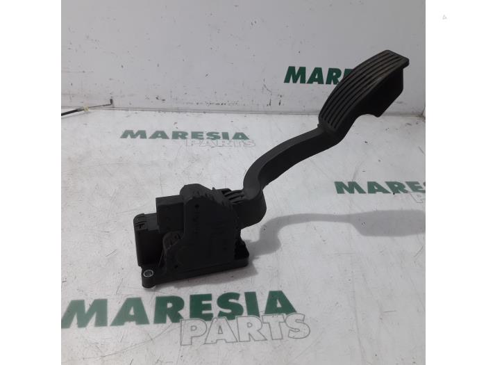 Gebruikte Sensor Gaspedaalpositie Fiat Grande Punto (199) 1.4 Prijs € 15,00 Margeregeling aangeboden door Maresia Parts