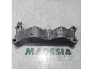 Gebruikte Motorsteun Peugeot 3008 I (0U/HU) 1.6 VTI 16V Prijs € 25,00 Margeregeling aangeboden door Maresia Parts