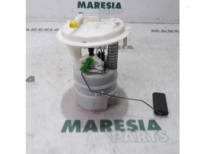 Gebruikte Tank element Pomp Peugeot 308 (4A/C) 1.6 VTI 16V Prijs € 25,00 Margeregeling aangeboden door Maresia Parts