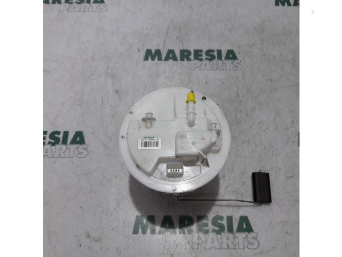 Gebruikte Tank element Pomp Peugeot 208 I (CA/CC/CK/CL) 1.2 Vti 12V PureTech 82 Prijs € 25,00 Margeregeling aangeboden door Maresia Parts